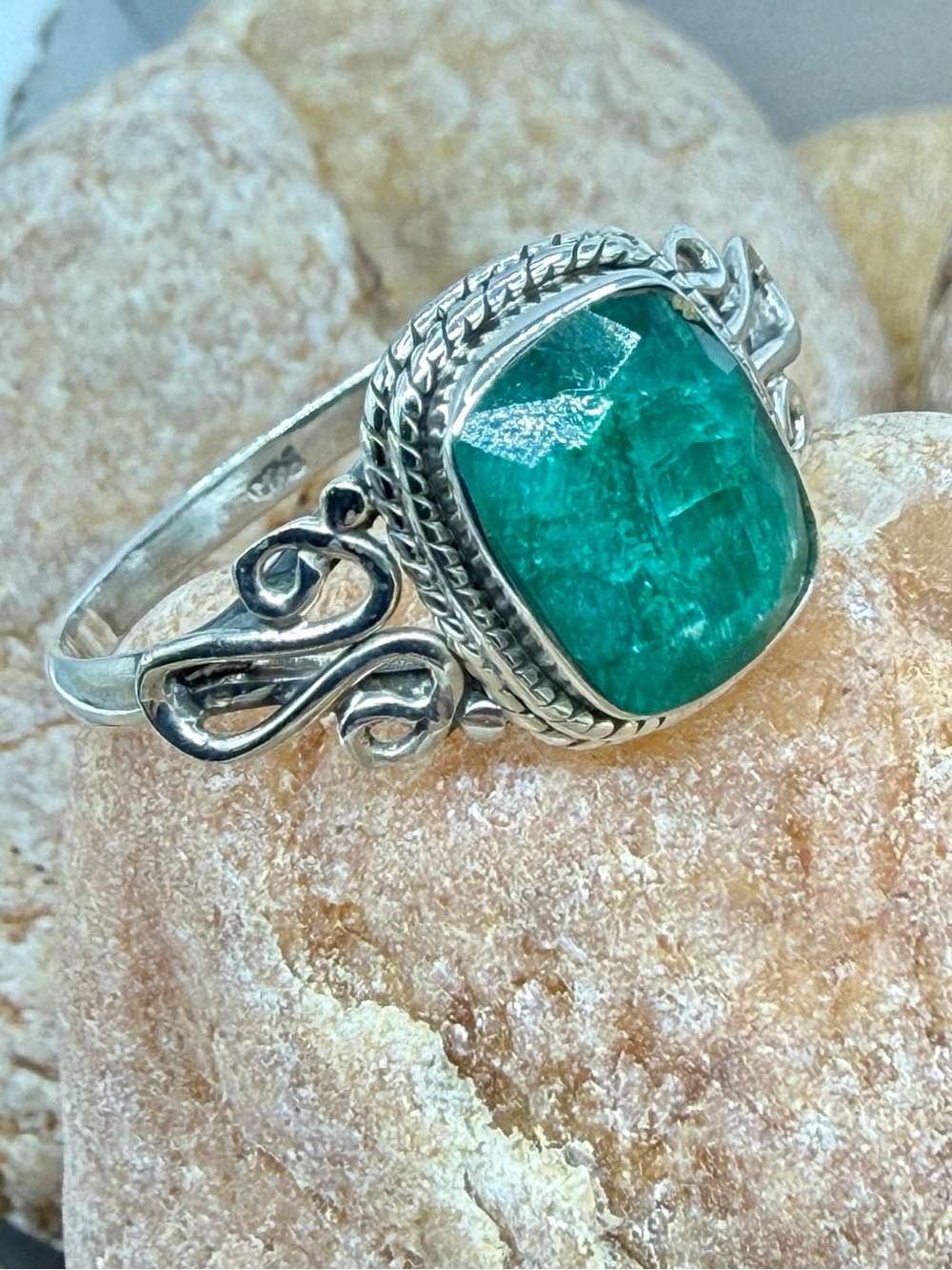 Sterling Silver Emerald Green Gemstone Ring Size9 Signed 925 NWOT Southwest Boho - Picture 13 of 17